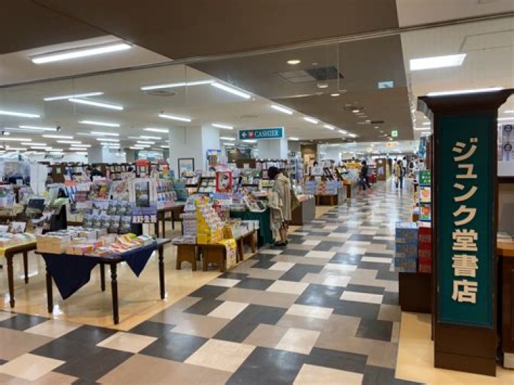 ジュンク堂書店で行われるフェアや特集棚のイメージ