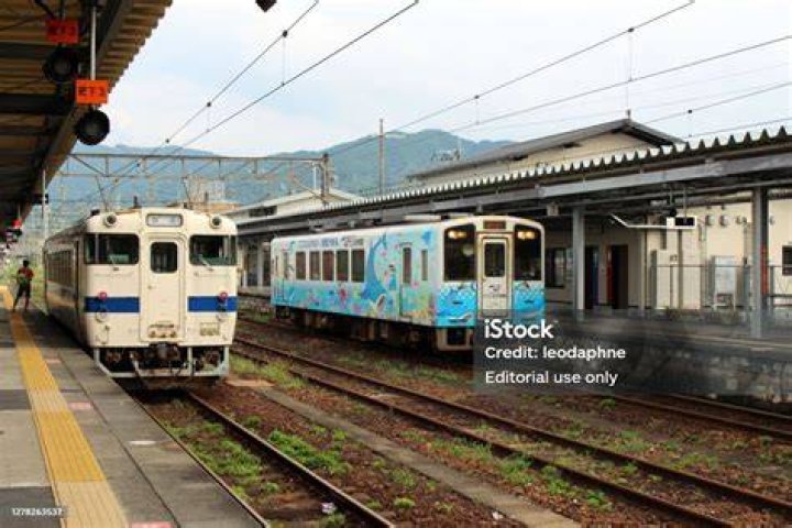 熊本駅から新八代駅へ：乗り換えなしで行ける？所要時間と注意点